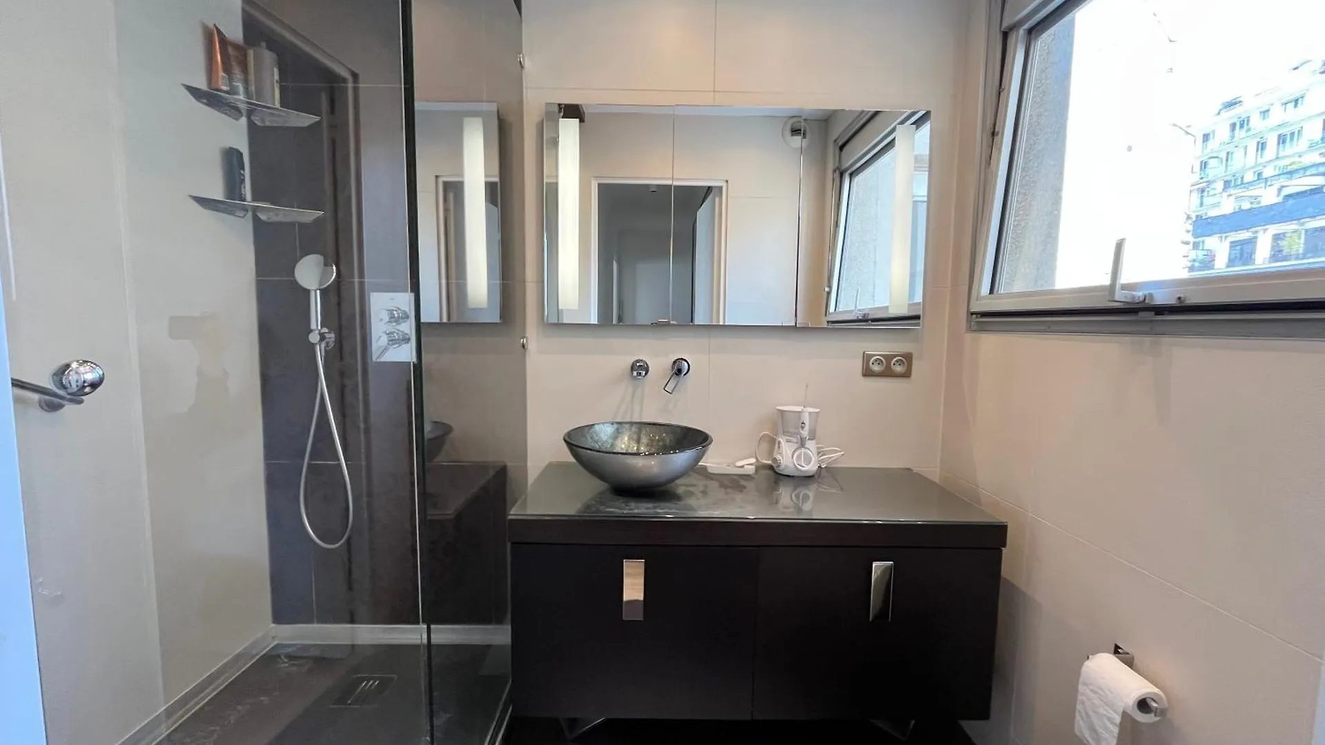 Appartement Grand Bright Appartment-4bdr-130m2 *