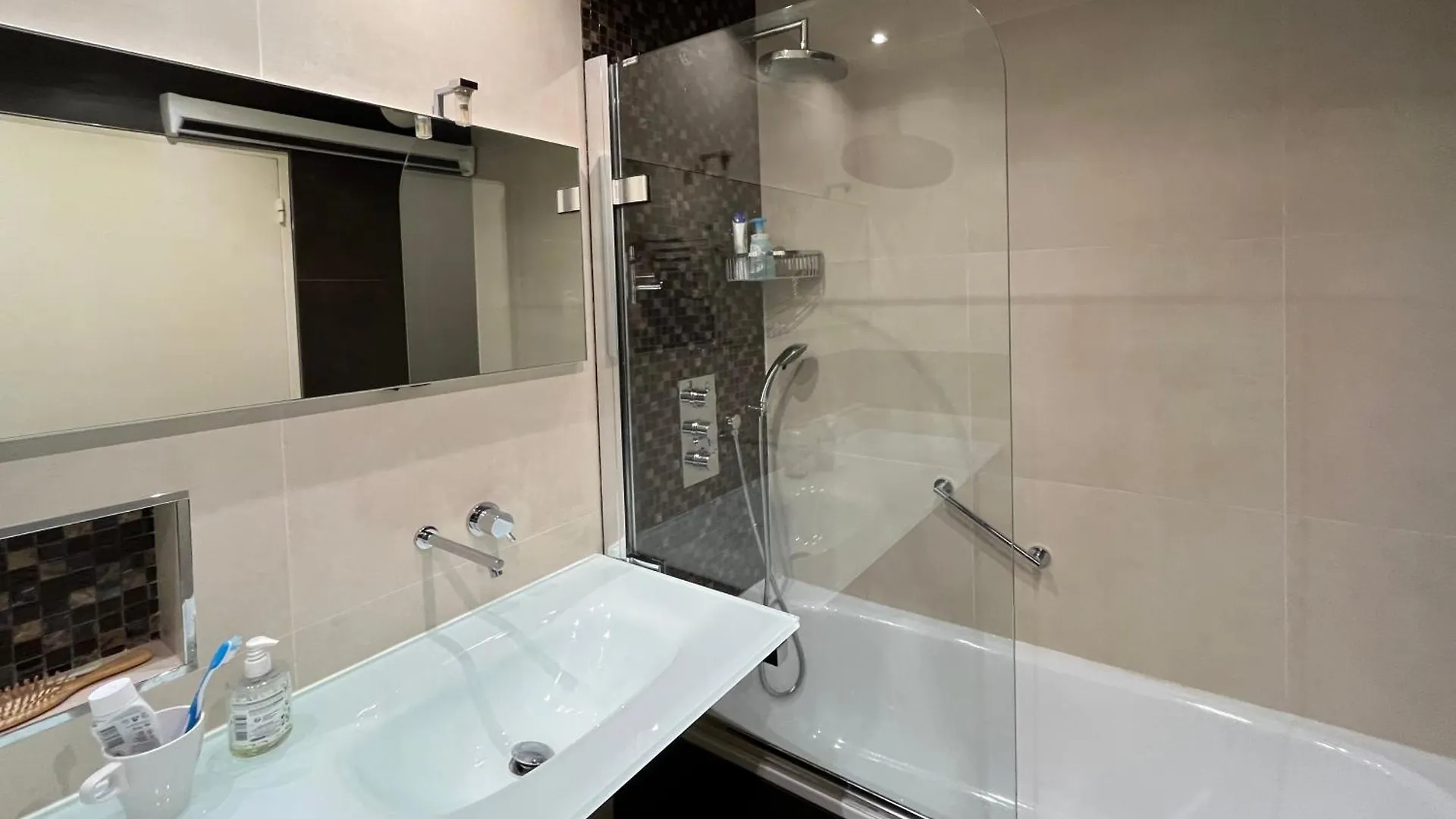 Grand Bright Appartment-4bdr-130m2 Appartement